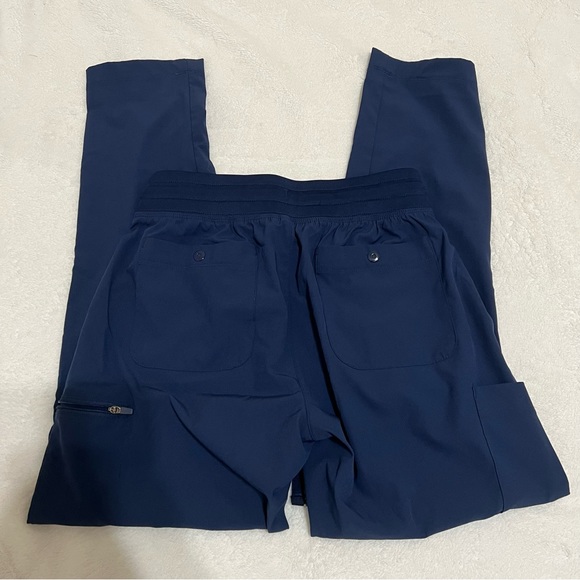 ScrubJoy scrub top & bottoms - Picture 6 of 10